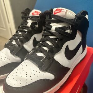 Nike Women Dunk High Black and White Sneakers (Gentle Worn) Size 9